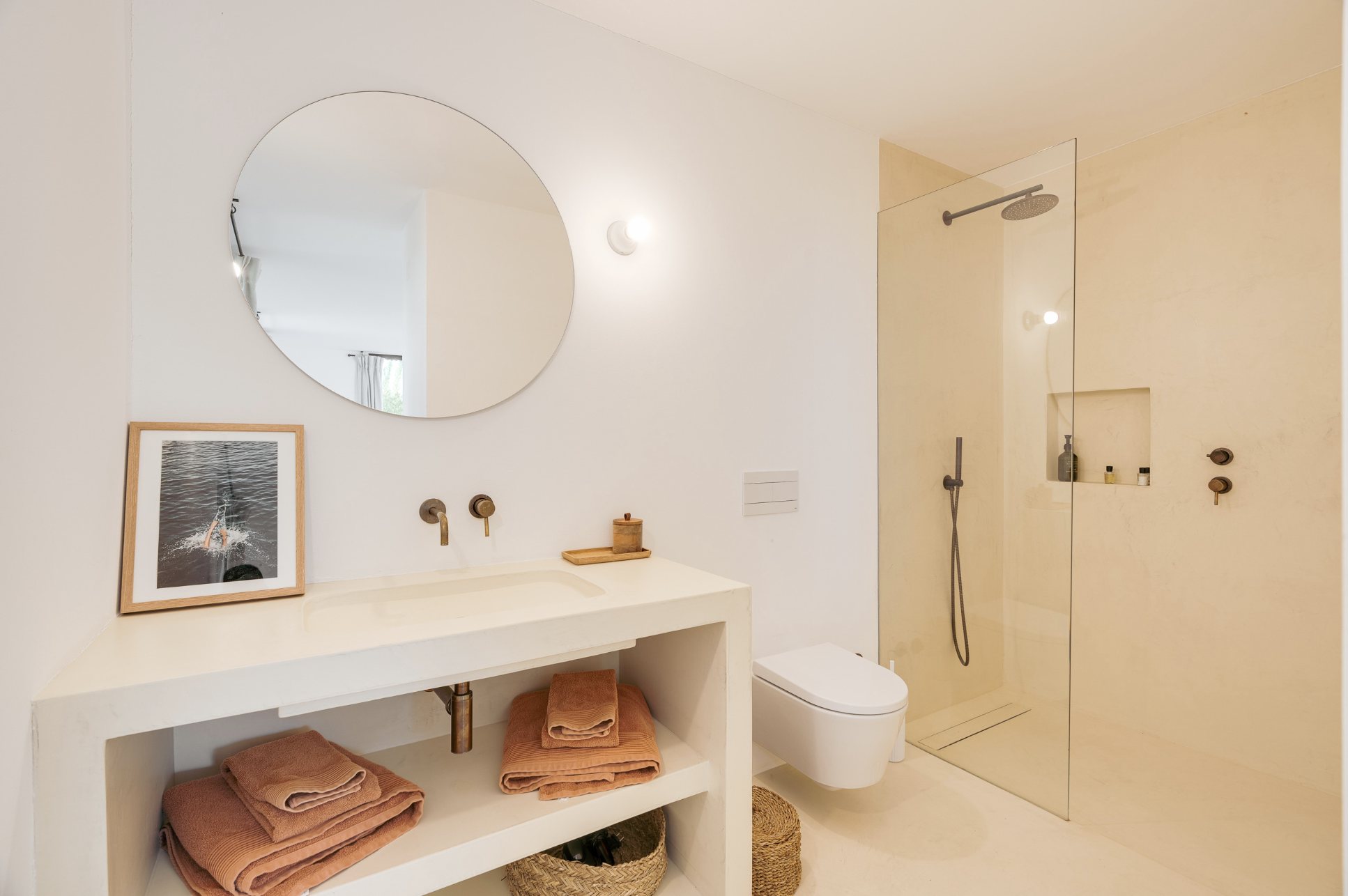 Guest cabana ensuite bathroom