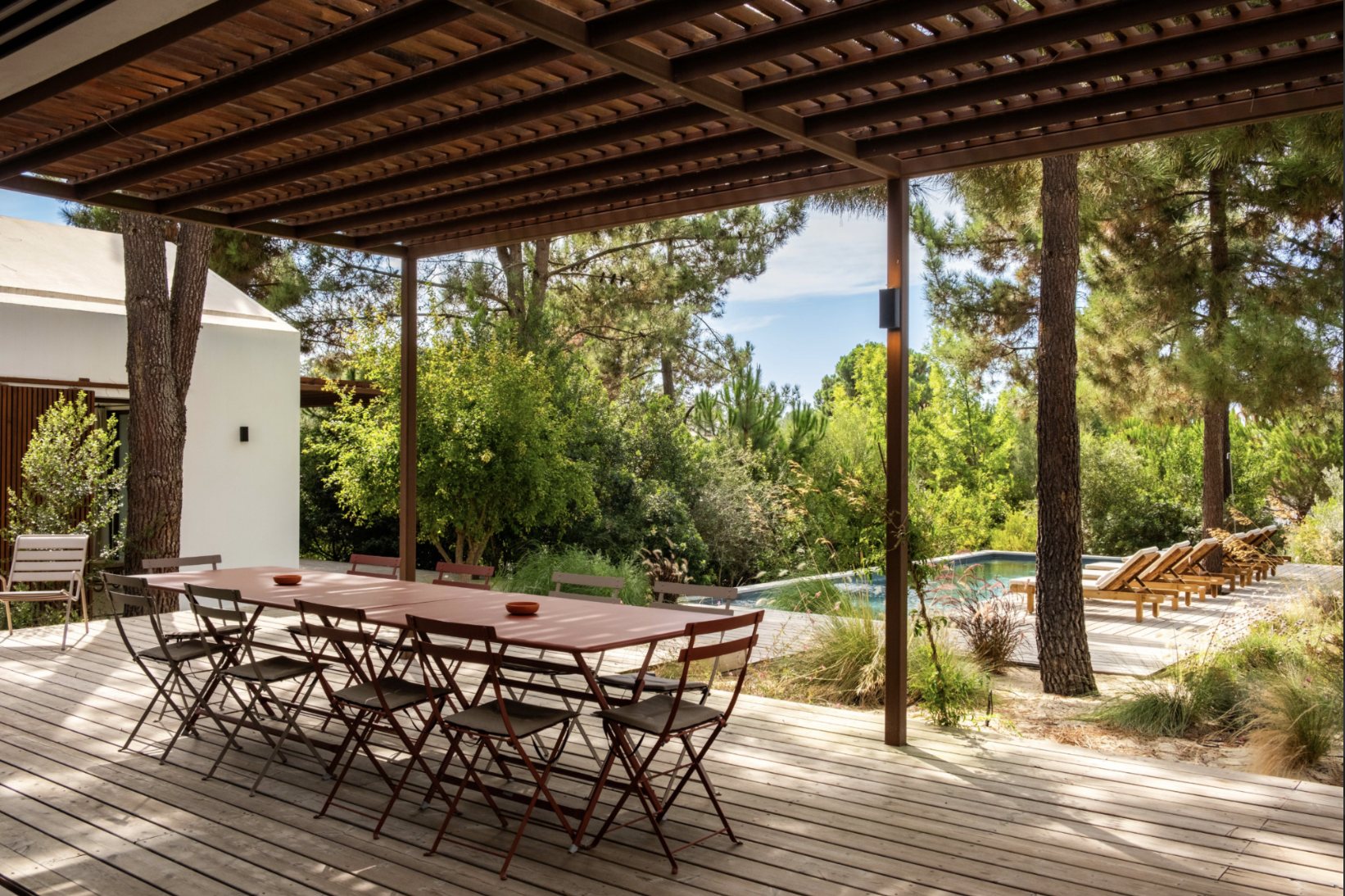 Outdoor dining terrace